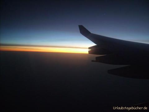 Sonnenaufgang: Sonnenaufgang über Afrika