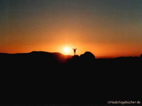 Sonnenaufgang über mir: Sonnenaufgang über mir
(der kleine schwarze Schatten da bin wirklich ich)