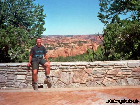 Land der Navajo: hinter mir erstreckt sich das Land der Navajo Indianer