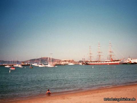 Alcatraz: ein Blick Richtung Alcatraz als sich der Nebel mal kurz verzogen hat