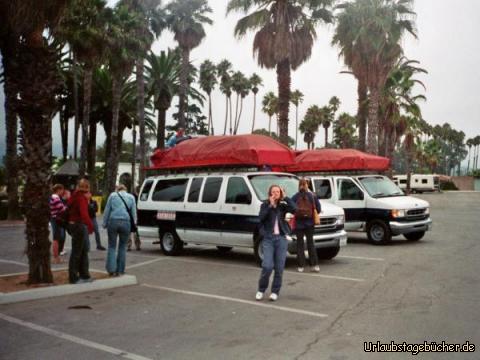 unsere Vans: unsere Vans auf dem Parkplatz am Santa Barbara Beach