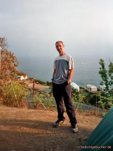 ich am Malibu Beach: hier bin ich neben unserem Zelt auf dem Zeltplatz am Malibu Beach