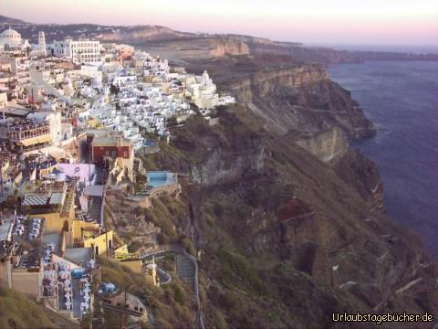 Thira am Kraterrand: Thira bei Sonnenuntergang