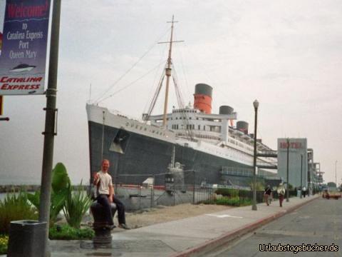 ich und Queen Mary: ich vor der Queen Mary