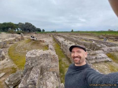 wir im Parco Archeologico di Sibari: im wiedergefundenen Theater im Parco Archeologico di Sibari