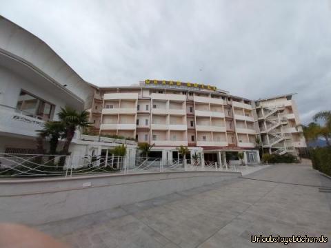 Grand Hotel President in Siderno Marina: unsere Unterkunft vergangene Nacht:
das Grand Hotel President in Siderno Marina 
