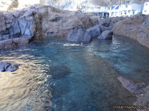 Ruhiges Schwimmen in der Piratenbucht La Palma: Ruhiges Schwimmen in der Piratenbucht La Palma