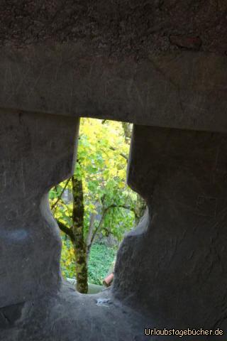 Blick von beiden Seiten der Stadtmauer herunter : 