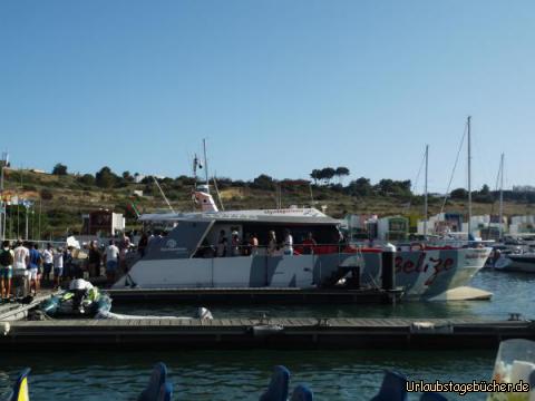 Ankunft im Hafen von Albufeira: Ankunft im Hafen von Albufeira