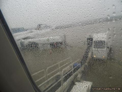 Regen am Flughafen Münster/Osnabrück: Regen am Flughafen Münster/Osnabrück