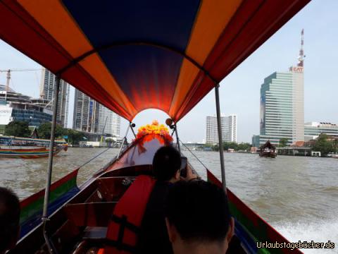 Auf dem Fluss Chao Phraya .: 
