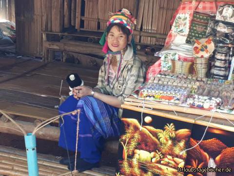 Longneck Karen Village 6: 