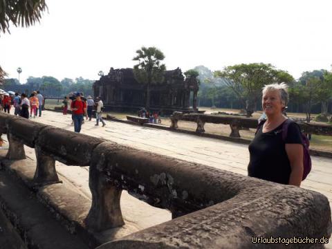 Angkor 11: 