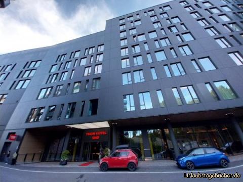 unser Hotel in Lørenskog: wir übernachten heute im riesigen Thon Hotel Snø,
welches zum Komplex Snø, der größten Skihalle Europas,
in Lørenskog bei Oslo gehört 