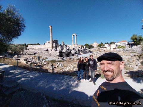 wir in Didyma: der riesige Apollon-Tempel in Didyma
wurde trotz 600jähriger Bauzeit nie fertiggestellt 