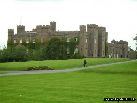 Scone Palace: das 1808 erbaute Schloss Scone Palace bei Perth