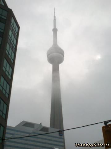 CN Tower: der 553 Meter hohe CN Tower ist nicht nur das Wahrzeichen von Toronto,
sondern war auch von 1975 bis 2009 der höchste Fernsehturm der Welt