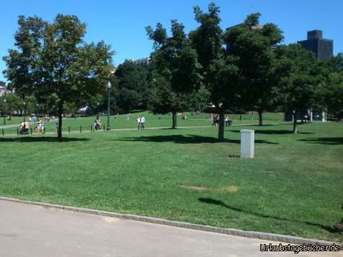 Boston Common: der etwa 20 Hektar große Boston Common, unter dem wir parken, 
wurde bereits im Jahr 1634 eingeweiht und ist damit der älteste Stadtpark der USA