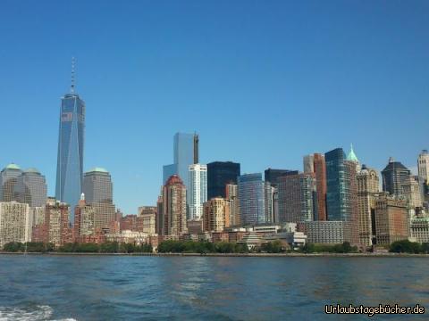 Skyline: die Skyline von Manhattan von der Mündung des Hudson Rivers
in die Upper New York Bay aus betrachtet