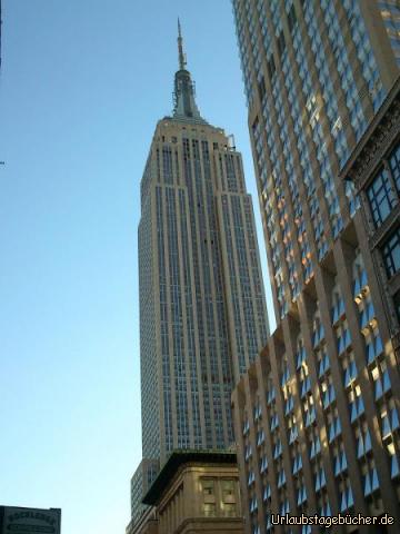 Empire State Building: das 1931 fertiggestellte Empire State Building
war mit einer Höhe von 443 m
bis 1972 das höchste Gebäude der Welt