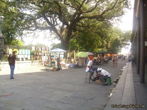 Jackson Square: das rege Treiben am Jackson Square in New Orleans,
wo es von Künstler, Musiker und Wahrsager nur so wimmelt