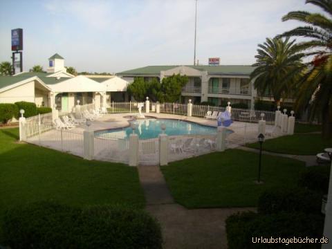Americas Best Value Inn: der Blick auf den Pool des Americas Best Value Inn von Beaumont (Texas)
von unserem Hotelzimmer aus gesehen