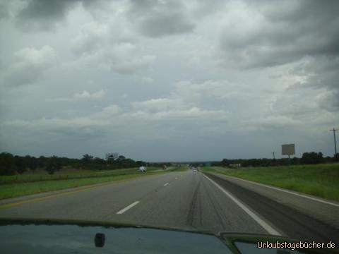 Interstate 10: hier zwischen Houston und San Antonio ist es sehr einsam
und wenig interessant auf der Interstate 10