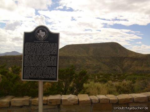 Guadalupe Peak: zum Glück weist uns ein Schild darauf hin, dass wir vor dem Guadalupe Peak stehen,
sonst hätten wir den mit 2667 m höchsten Punkt Texas' gar nicht als solchen erkannt