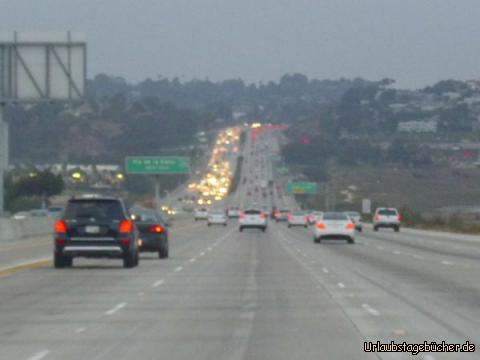 Interstate 5: zwischen San Diego und Los Angeles liegen nicht einmal 200 km,
die wir recht schnell auf der teilweise 6spurigen Interstate 5 hinter uns bringen