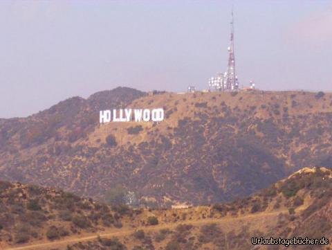 Hollywood Sign: vom Griffith Observatorium im Griffith Park aus
haben wir einen tollen Blick auf das weltberühmten Hollywood Sign,
den 14 m hohen und 137 m langen "Hollywood"-Schriftzug in den Hollywood Hills