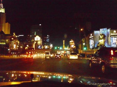 Las Vegas Strip: unsere nächtliche Stadtrundfahrt durch Las Vegas auf dem weltberühmten "Strip"
beginnt direkt zwischen den Casino-Hotels "New York-New York" und "MGM Grand"