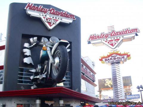Harley Davidson Café: auf unserem Weg, den Las Vegas Strip entlang,
kommen wir auch am legendären Harley Davidson Café vorbei