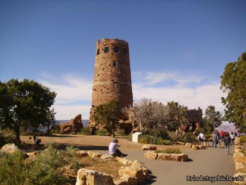 Desert View Watchtower: der 1932 fertiggestellte Desert View Watchtower ist 21 m hoch
und bietet am Desert View Visitor Center einen tollen Ausblick
über den Grand Canyon National Park