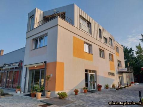 unser Hostel in Rijeka: hier im Hostel Dharma in Rijeka (Kroatien)
haben wir die vergangenen Nacht verbracht