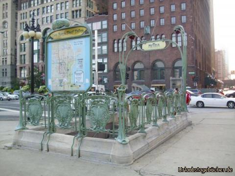 Metra Station: der Zugang zur Metra, die hier im Zentrum Chicagos unterirdisch verkehrt