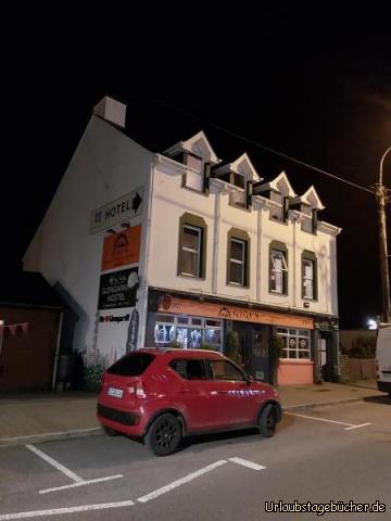 Glengarriff Hostel: unsere Unterkunft für heute Nacht 
(zusammen mit unserem Auto)
das Glengarriff Hostel