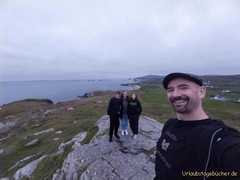 wir am Malin Head: im letzten Licht des Tages erreichen wir Malin Head,
den nördlichsten Punkt Irlands