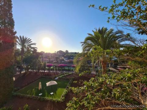Sonnenaufgang - Blick aus dem Hotelzimmer: Sonnenaufgang - Blick aus dem Hotelzimmer