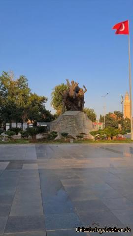 Statue von Mustafa Kemal Atatürk: Statue von Mustafa Kemal Atatürk