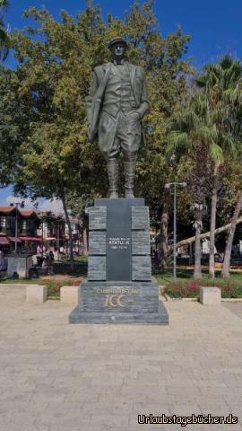 Atatürk-Denkmal : Atatürk-Denkmal