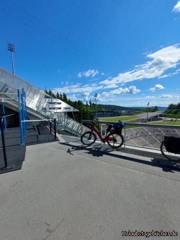 E-Bike mit Holmenkollen: Vor dem Museumeingang