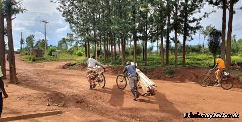 Fahrradladung3: Mit Baumaterial!