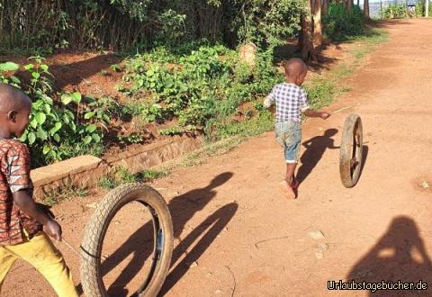 Kinder: Spielende Kinder