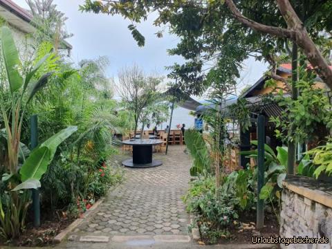 Restaurant 1: Der (bewachte!) Eingang  zur Amalieza-Lounge