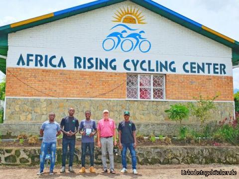 Rückfahrt 3: Beeindruckend: das Zentrum des ruandischen Radsports!