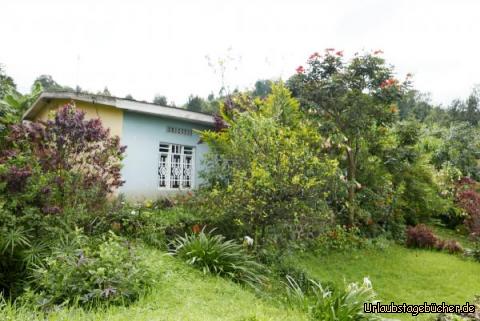 Haus 3: Hinter diesem Fenster ist "unser" Zimmer