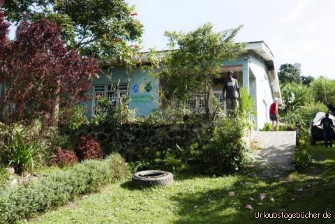 Rückfahrt1: Der Gärtner ist aktiv: das Haus sieht man wieder!