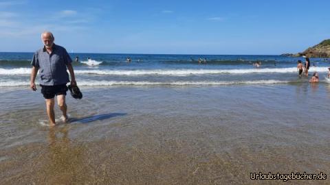 Strand in Orio: Ein Urlauber am Strand