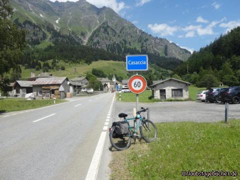Weiteres dorf: Dorf im Bregagliatal in der italienisch sprechenden Schweiz 
