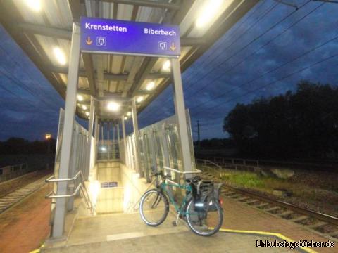 Abfahrt Bahnhof Krenstetten: Abfahrt Bahnhof Krenstetten-Biberbach
